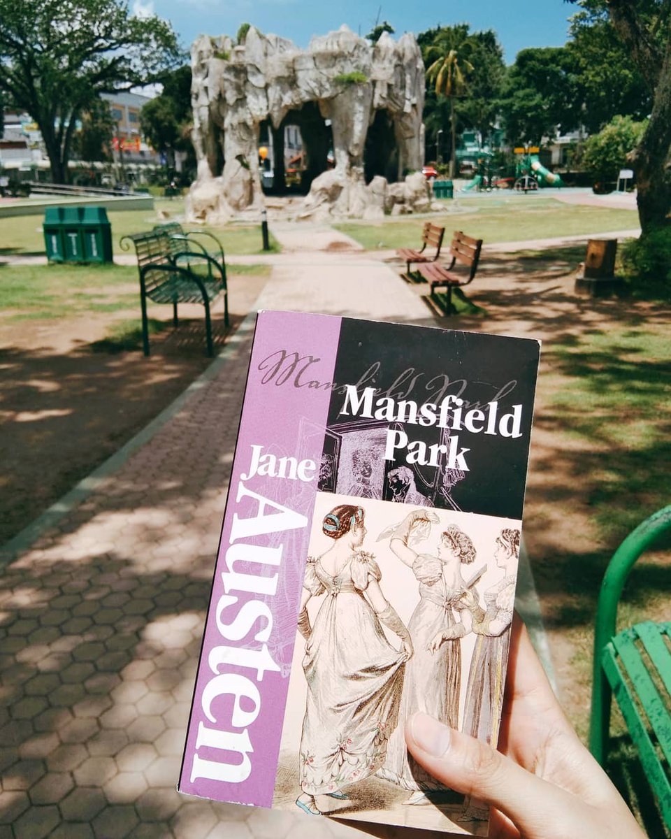 Book #14 - Mansfield Park by Jane AustenI have mixed feelings about this. I kinda liked the movie so I was really excited to read this but I didn't really loved it near as much as I hope I would.