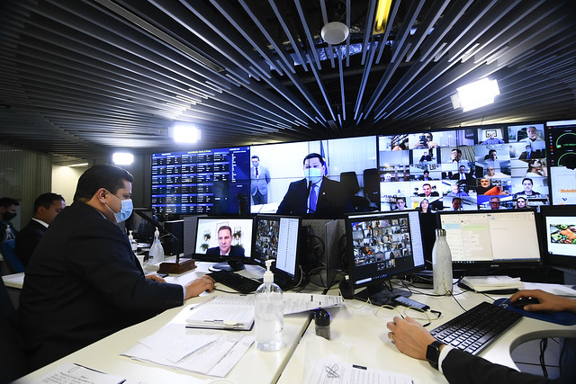 1/ Brazil´s Senate is set to vote on June 25 on a bill against "fake news" that threatens freedom of expression, association & privacy. If approved, it would be a terrible precedent for other countries considering similar overbroad and abusive laws. https://www.hrw.org/news/2020/06/24/brazil-reject-fake-news-bill