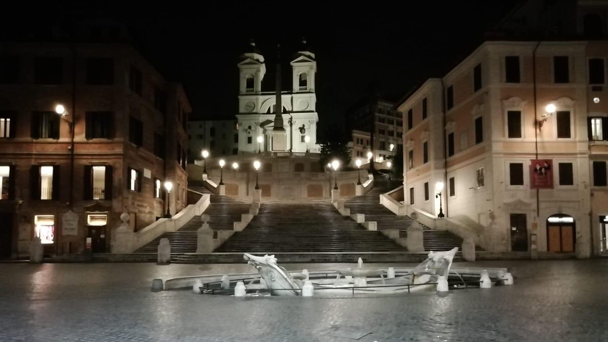 Basta poco per rendere felice una vita; 

         è tutto dentro di te,

                nel tuo modo di pensare.

            Marco Aurelio

             #ArteEParole
            #CasaLettori 
            <a href="/CasaLettori/">Casa Lettori</a> 

Piazza di Spagna - Barcaccia
                   Roma