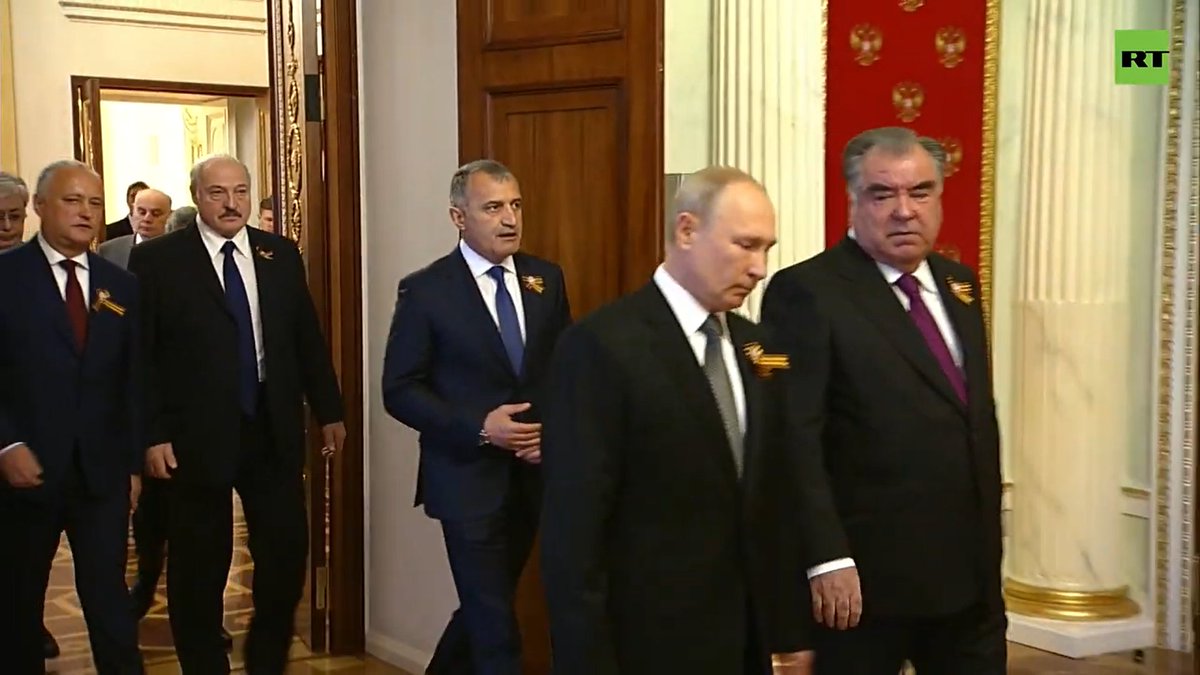 A number of foreign leaders chose to not attend but Tajikistan's Emomali Rahmon, Serbia's Aleksandar Vučić, Uzbekistan's Shavkat Mirziyoyev, and Belarus' Alexander Lukashenko all attended. 5/