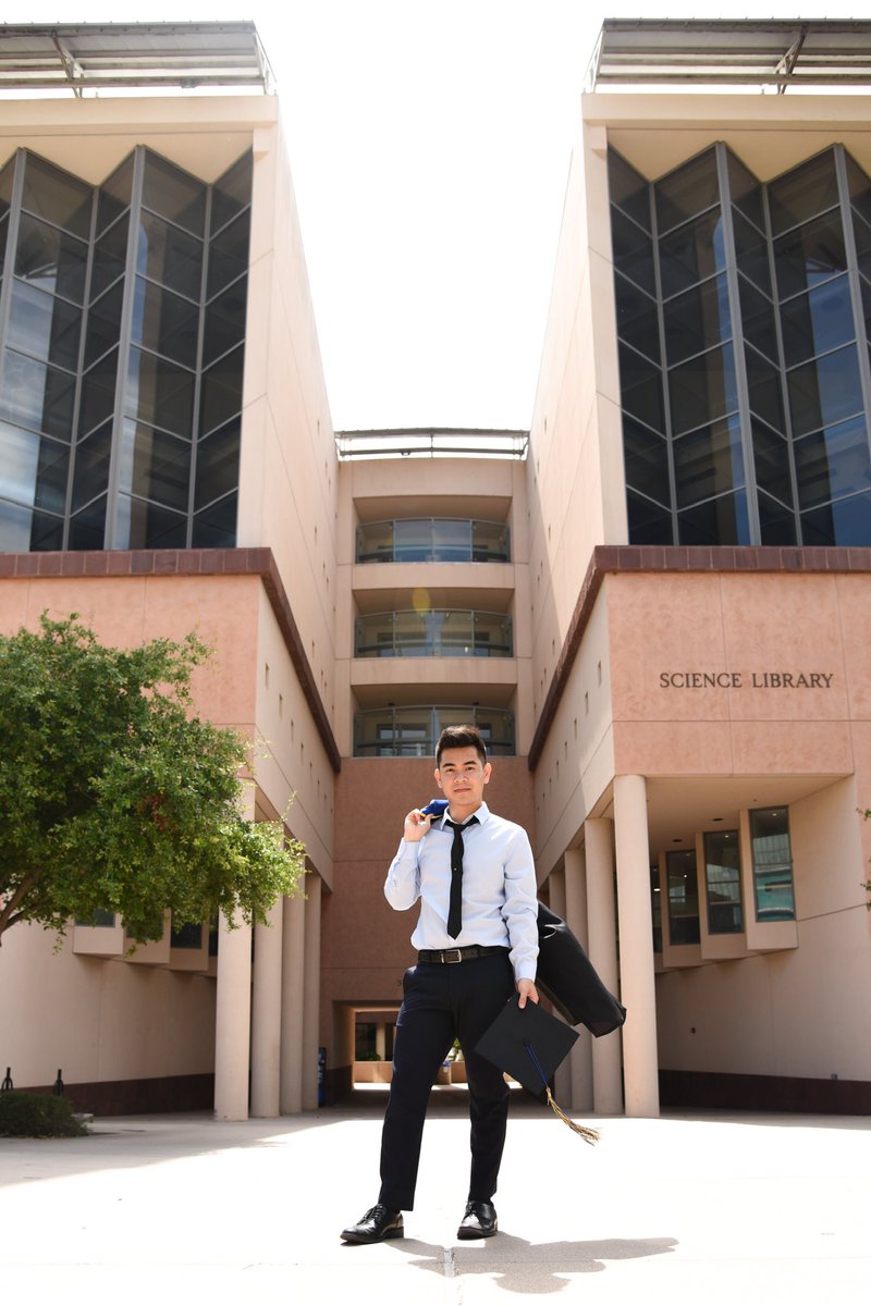 xpaulngx's tweet photo. summer just started and i’m already headed back into the library https://t.co/HxoxMZDDvI
