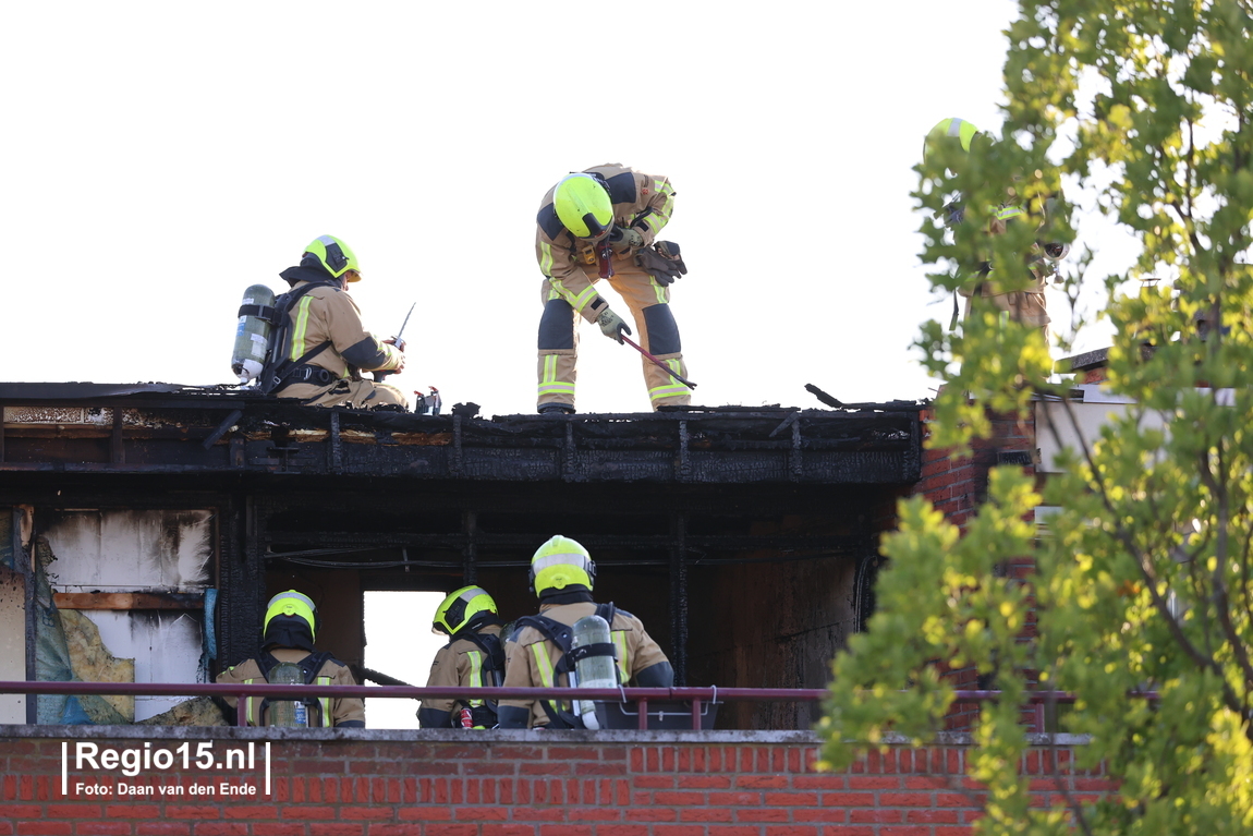 ONLINE: veel schade door ‘grote brand' in woning #Eikenhof #DeLier..