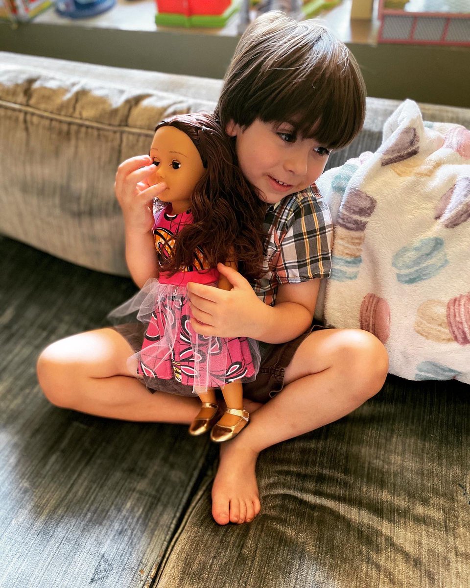 jennjaypal's tweet photo. I’ve recently had the pleasure of connecting with @OziOkaro, the founder and owner of @ikuzidolls. Ikuzi Dolls was inspired by Okaro’s daughters, each with different skin tones. She started the company to create beautiful dolls that looked like them. https://t.co/aUx1n09Xs2