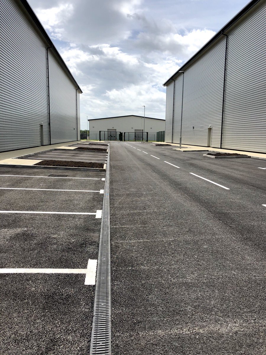 Ian_Hauraton's tweet photo. A lovely example of how RECYFIX Pro 100 being used for parking applications in Birchwood Warrington. . 100% recyclable, made from PP-PE and with a composite C250 heelsafe gratings. https://t.co/d9q3TIJLJQ
