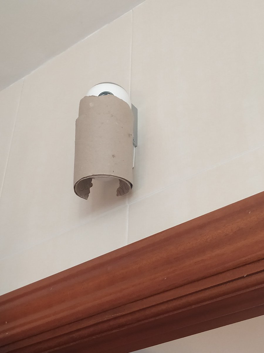 carldpg's tweet image. ¿Qué cara se te quedaría cuando tú alarma NO funciona durante un robo en el que estás tú dentro de casa? Los ladrones solo necesitaron un trozo cartón para bloquearla. #Lamentable @securitasdirect @nortecastilla
@cyltv
@noticiascyl
@consumidores
@consumogob