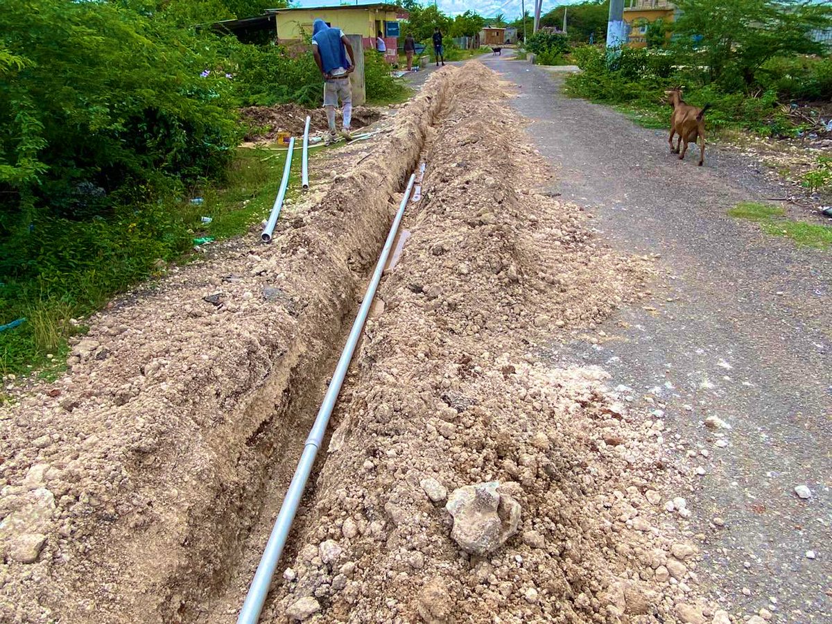 pcharlesjr's tweet photo. Installation of new water mains in Rocky Point. #Building and #Developing South East Clarendon into #ModelConstituency. 
#BuildingSEC #DevelopingSEC #WaterImprovementProject #WaterIsLife https://t.co/h5rHTB3AzH