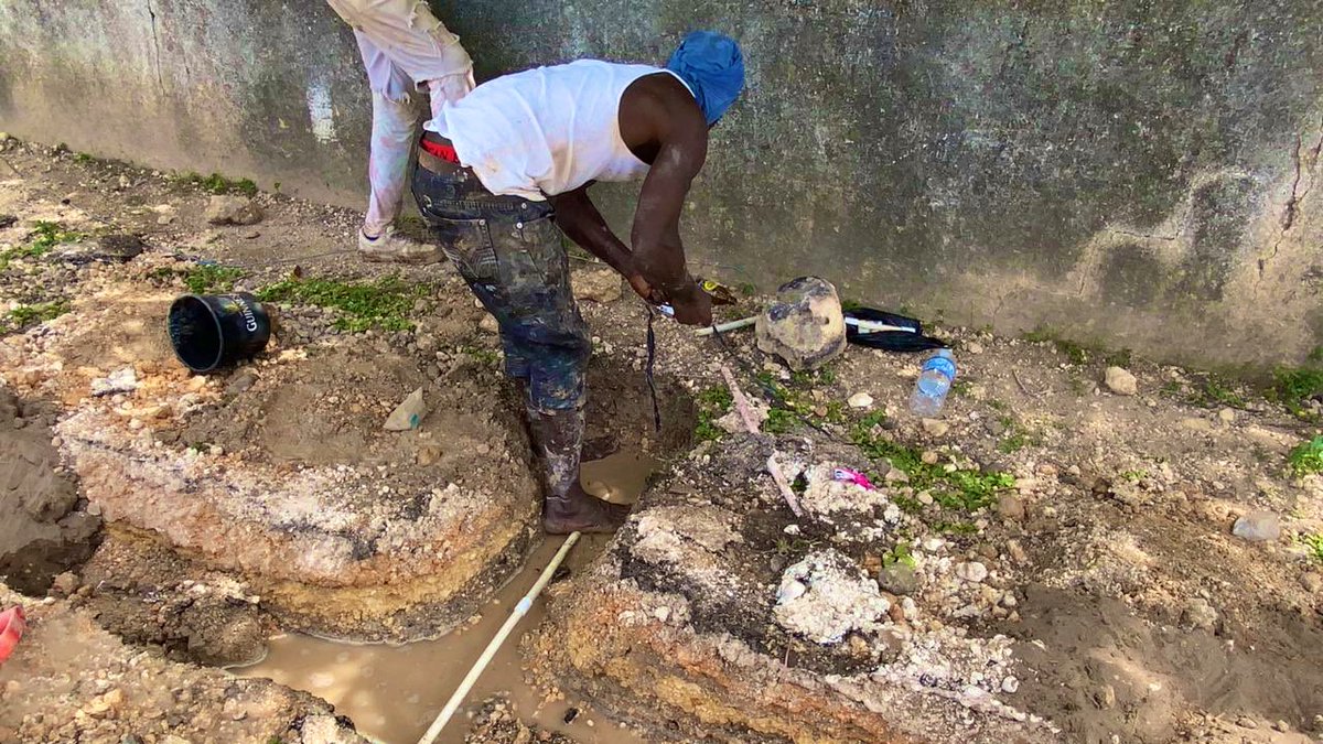 pcharlesjr's tweet photo. Installation of new water mains in Rocky Point. #Building and #Developing South East Clarendon into #ModelConstituency. 
#BuildingSEC #DevelopingSEC #WaterImprovementProject #WaterIsLife https://t.co/h5rHTB3AzH
