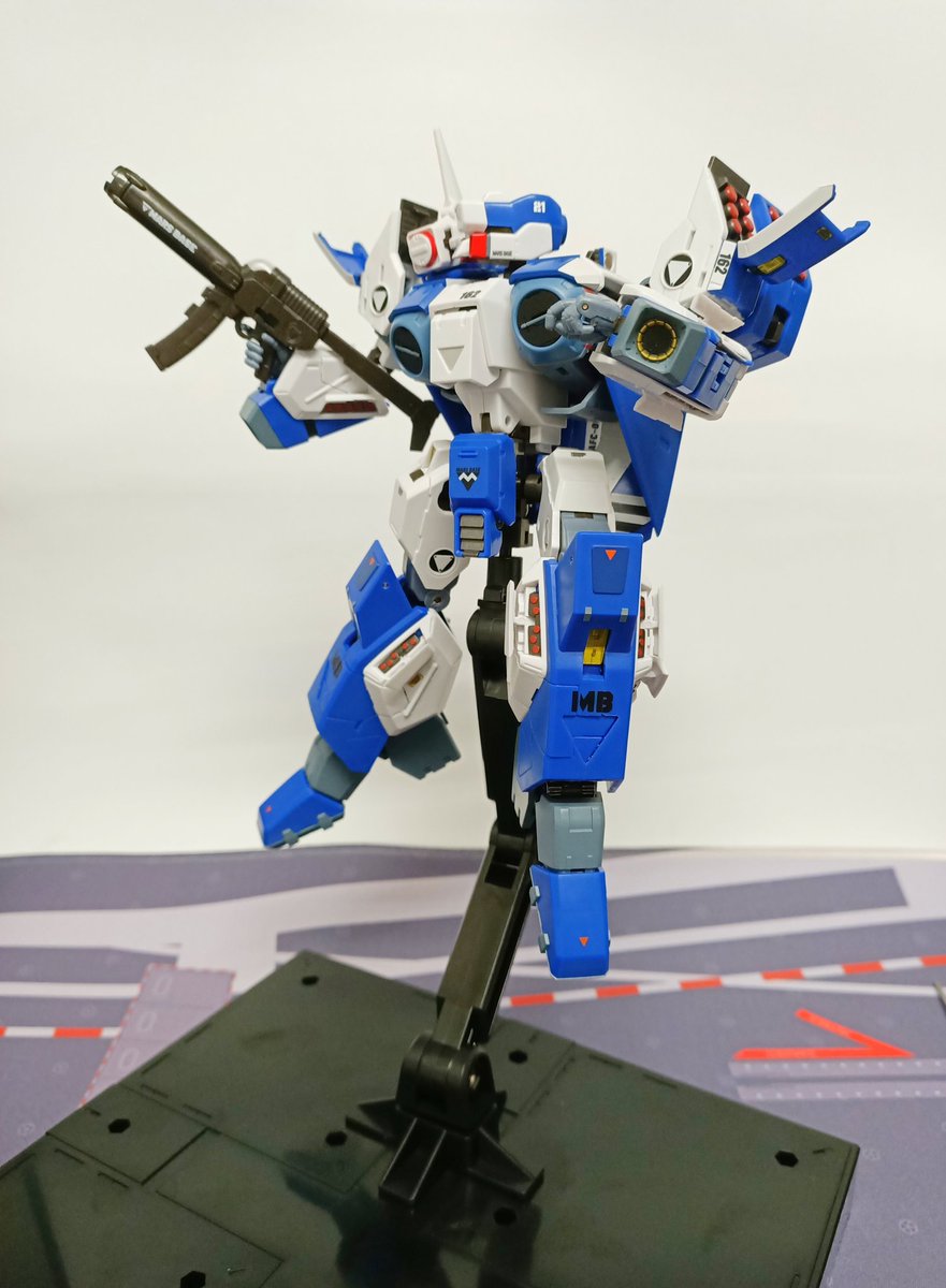 dislexicons's tweet photo. This thing is a new beast with many new tricks. Although very solid I have seen breakage reports read the manual or watch a video this is not your childhood legioss you need to learn the new transformation. #legios #riobot #mospeada #robotech #レギオス #モスピーダ #mospeada https://t.co/jEp7YSzA2c