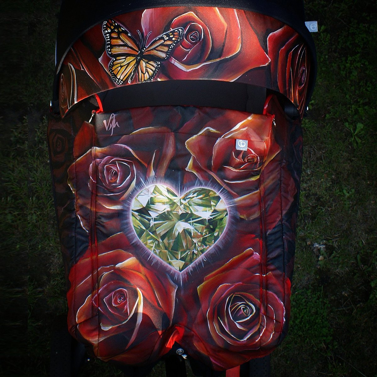 vmcustomart's tweet photo. Here is our baby girls @StokkeBaby pram customised by myself. #baby #beauty #gem #roses https://t.co/R9Dl9AKiuh