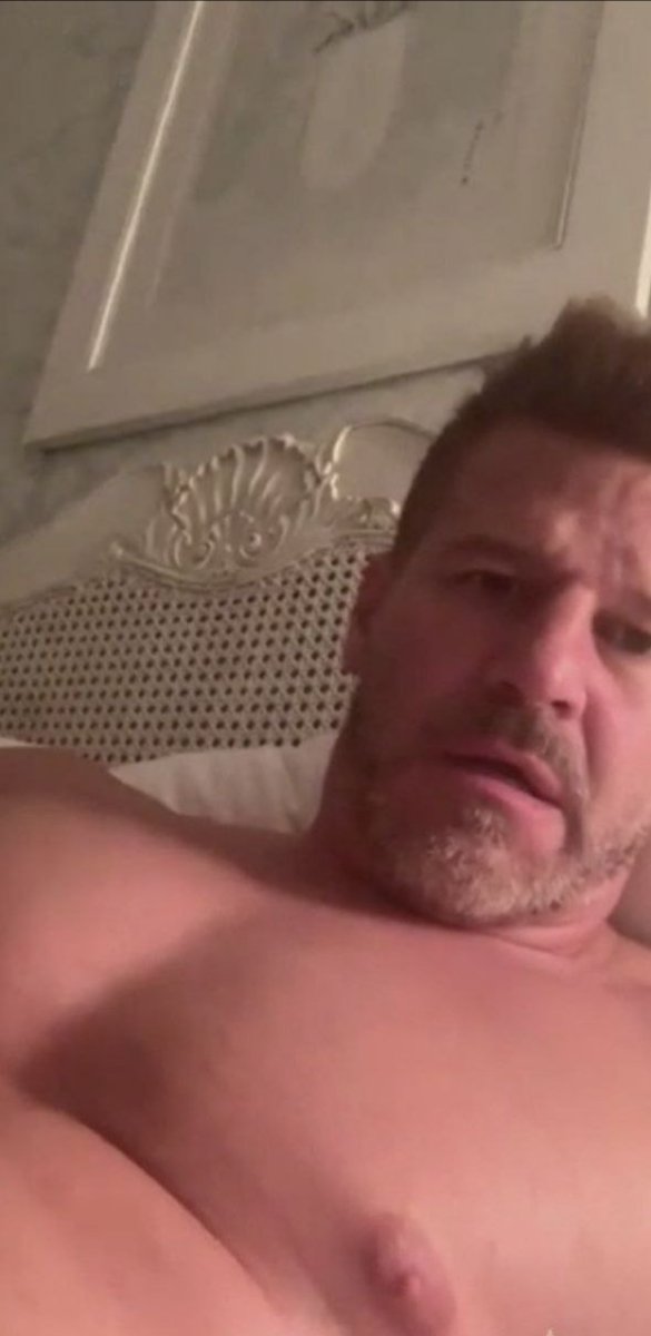 Bandolero0703's tweet photo. David Boreanaz este papi maduro actor de bones, buffy...🍆🍆🍆🤤🤤🤤🤤 https://t.co/yeUWg3tPVL