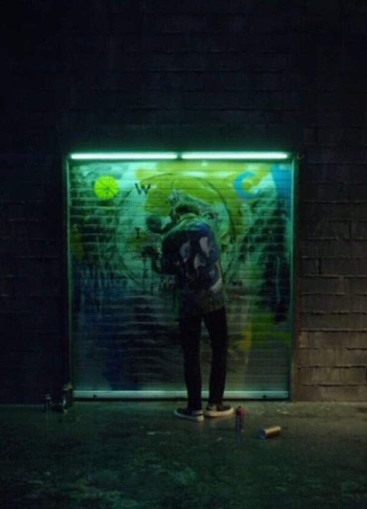 It was also during RUN MV when we saw  making graffiti together.  relates a lot on , being the one who he talks with about his "Dreams".* Broke Mirror = Reflection Short Film* Abraxas Graffiti = Stigma Short Film