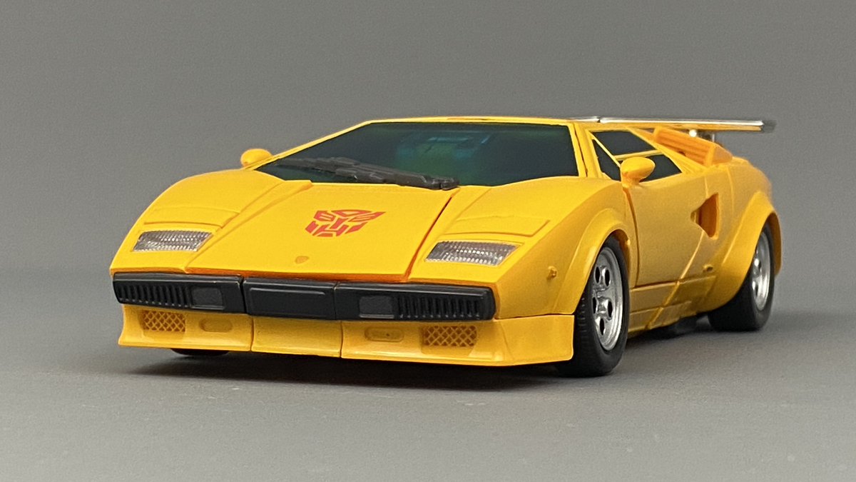 cophonz's tweet photo. A new #Youtubevideo of #Transformers #Masterpiece #mp39 #Sunstreaker accompanied by late #80s #chiptunes! Plus his #G1 ancestor from 1984! It's a very clear #transformation plus a #showcase #review.

The video: https://t.co/PuIOnmctn1

and some pics: Enjoy! https://t.co/Pqv5NUKH8D