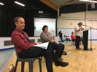 SaintesEcoSol's tweet photo. Dernier échauffement avant la finale : réunion de la liste #SaintesEcologiqueEtSolidaire ce soir au hall Mendes-France. #Saintes https://t.co/QDpWKHucHt