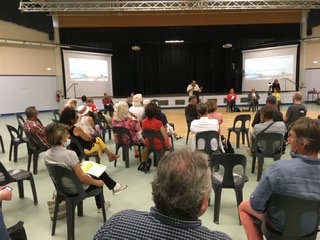 SaintesEcoSol's tweet photo. Dernier échauffement avant la finale : réunion de la liste #SaintesEcologiqueEtSolidaire ce soir au hall Mendes-France. #Saintes https://t.co/QDpWKHucHt