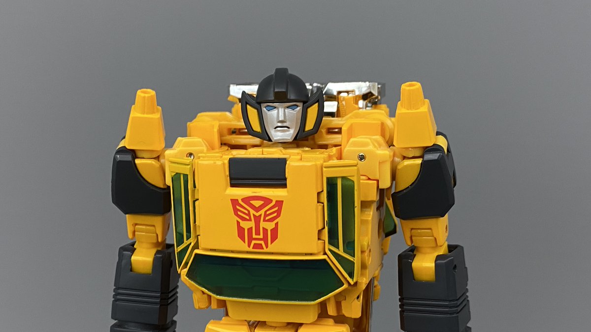 cophonz's tweet photo. A new #Youtubevideo of #Transformers #Masterpiece #mp39 #Sunstreaker accompanied by late #80s #chiptunes! Plus his #G1 ancestor from 1984! It's a very clear #transformation plus a #showcase #review.

The video: https://t.co/PuIOnmctn1

and some pics: Enjoy! https://t.co/Pqv5NUKH8D