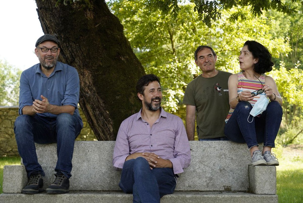 AntonGomezReino's tweet photo. 🏞️ Fermoso paseo pola beira do río en #Luou coñecendo en detalle o traballo do Concello de Teo da man do seu alcalde, @rafasisto, e @martinhonoriega.
Nos últimos anos municipalizaron servizos como as escolas infantís 👦👩🏫 https://t.co/MbSJapoPQn