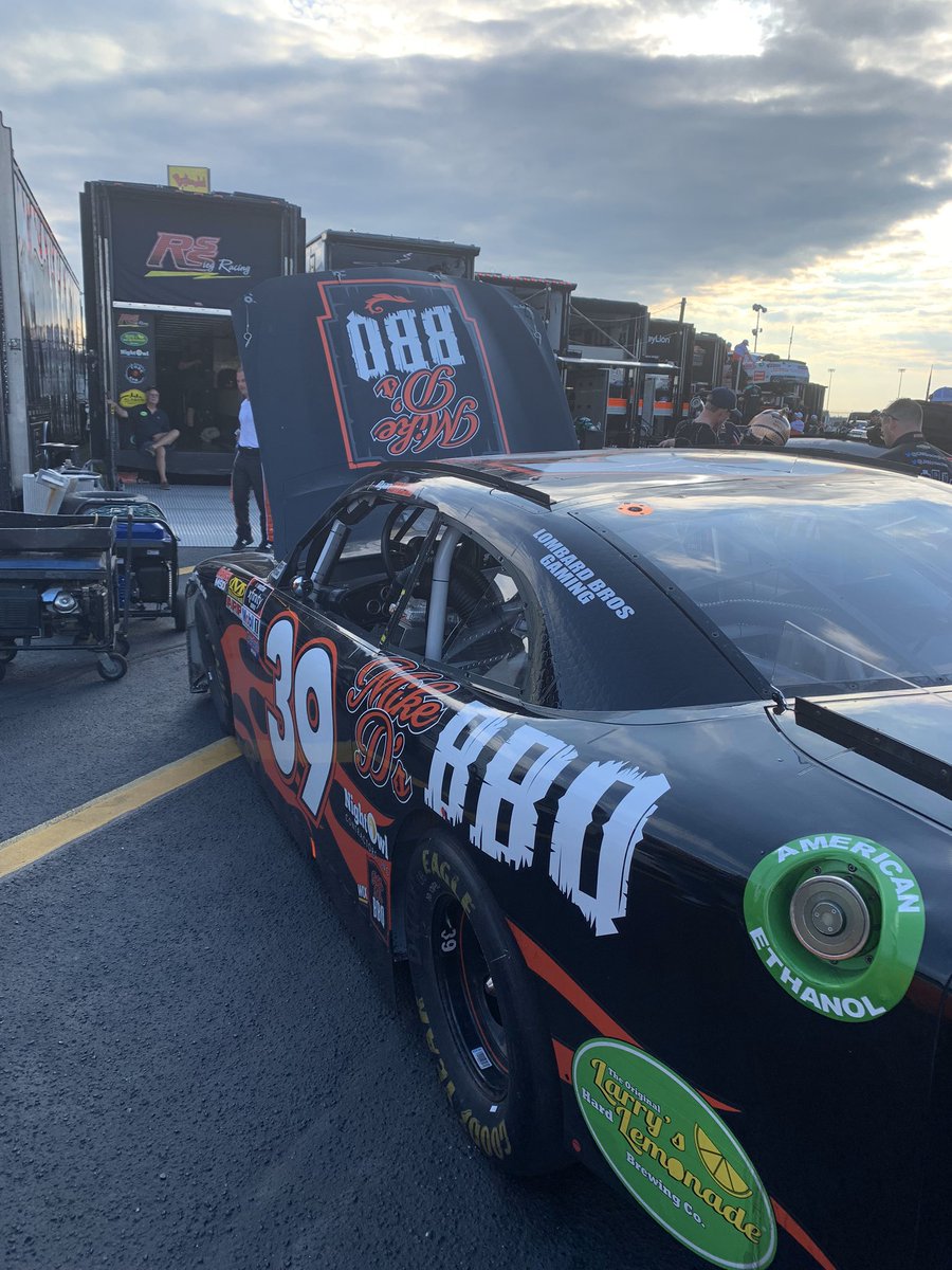 MikeDsBBQ's tweet image. Some of my favorite moments as a business owner have come at the track with @RyanSiegRacing @RSS383993 @Danny744 @buckcentral10 The tracks haven’t been the easiest place to be, but everyone tagged always has had my back there and made me feel welcome! No racism on this team!