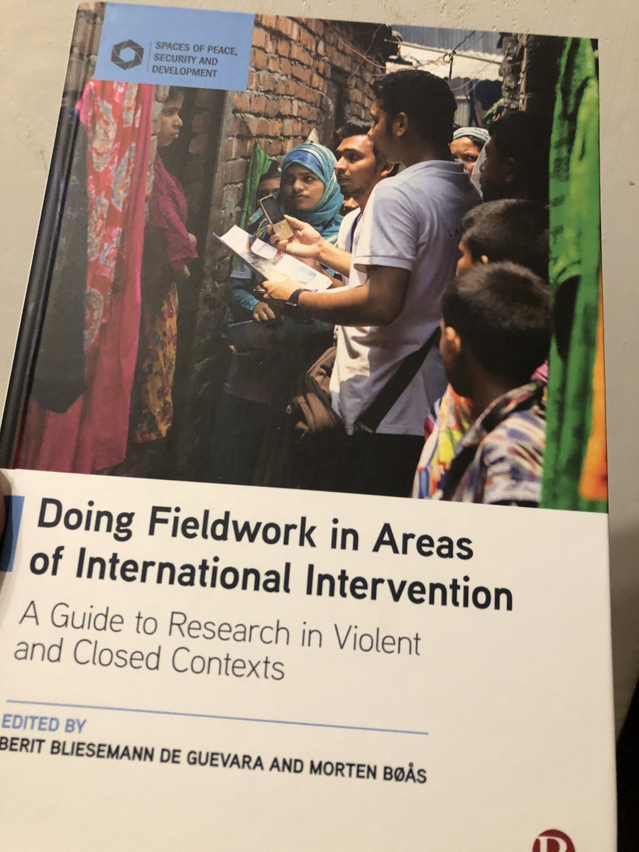 franxstrax's tweet photo. wrote with @alessandra_russ  a chapter on the politics of #SafeResearch in violent and authoritarian contexts - thanks @BeBedeGe and Morten Bøås for great editing work >  ‘Doing Fiedwork in Areas of International Intervention’ is now out! https://t.co/vg8P2LfDIs