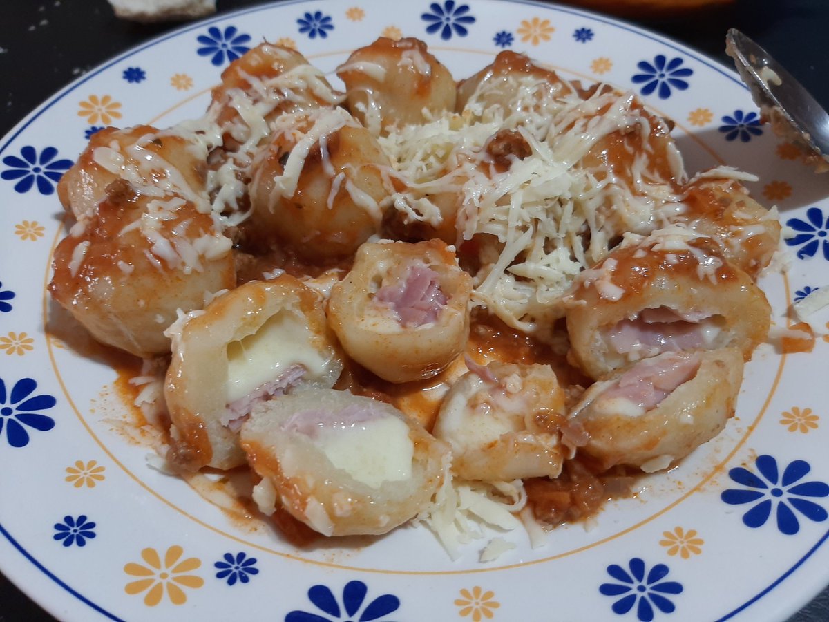 Hola gente🌈 Estoy haciendo ñoquis rellenos para vender. 💰200 × 20 unidades. Me ayudan con un RT? 🔄
GRACIAS, siempre ❤