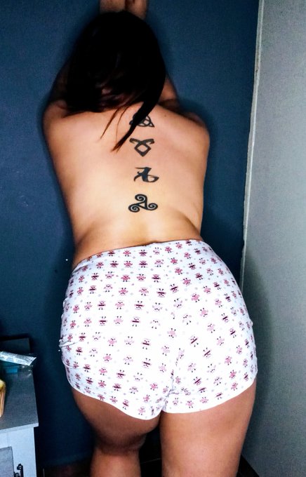 I just love my pijamas baby https://t.co/7XHKf6hcwn<a href="/tag/pillowchallenge"class="tags"><span>#pillowchallenge</span></a>