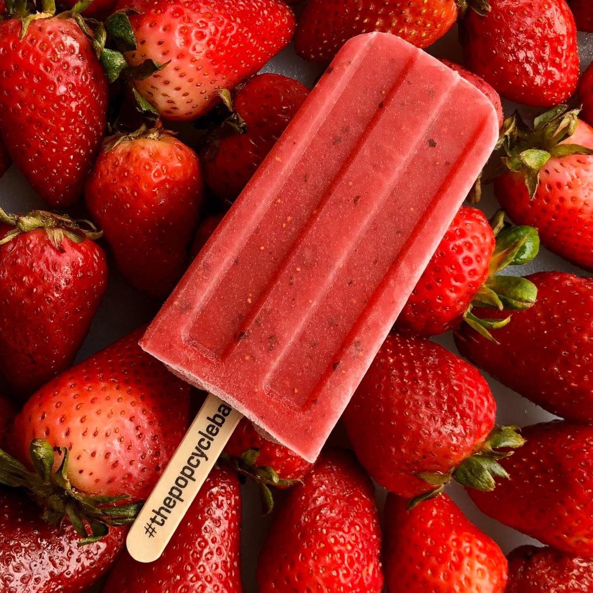 ThePopcycleBar's tweet photo. Summer isnโt complete without mojitos or popsicles, thatโs why we combined them into one delicious boozy treat!
*Pictured here is our Strawberry Mojito PopCycle. #boozypopsicles #boozypops #southflorida #ftlauderdale #miami #miamibeach https://t.co/nxJhmauaqa