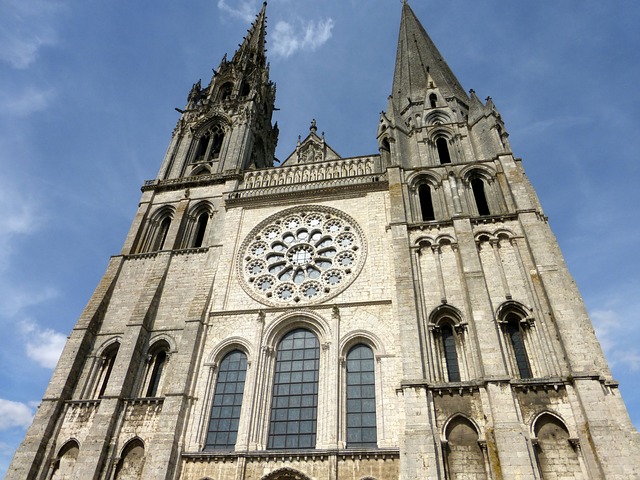 vacation_book's tweet photo. #France #Travel: The Gothic Architecture of #Chartres #Cathedral

https://t.co/flF3JtARMf

#Paris https://t.co/vcCClANVNg