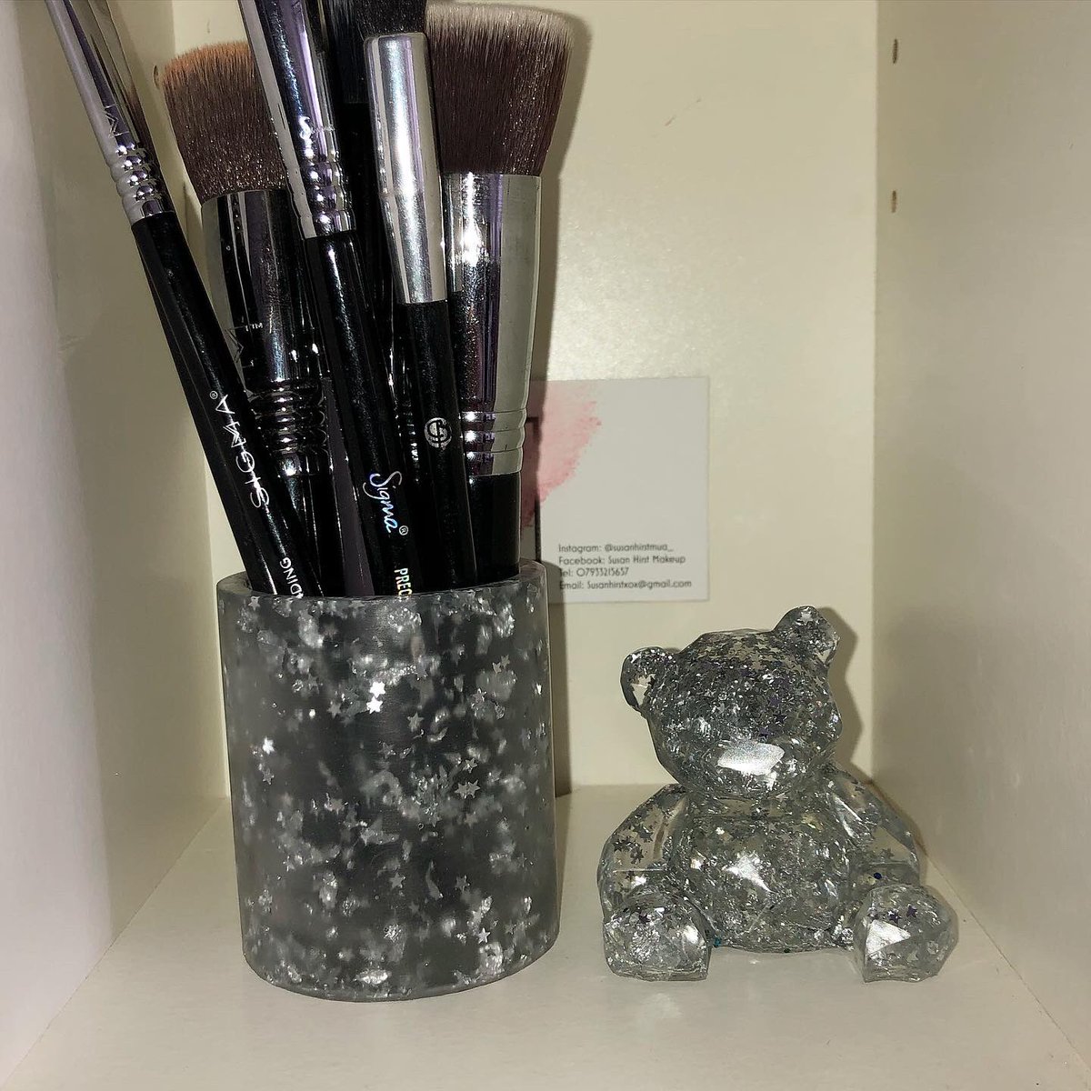 Susanhirstt_'s tweet photo. lil self promo as I’m a self employed mua &amp; cannot work during this time I’ve started making and selling new products! Makeup Brush Holders And glam teddy bears🐻✨💄 come in various colours 🌈💖 https://t.co/sXMsG4dwFM
