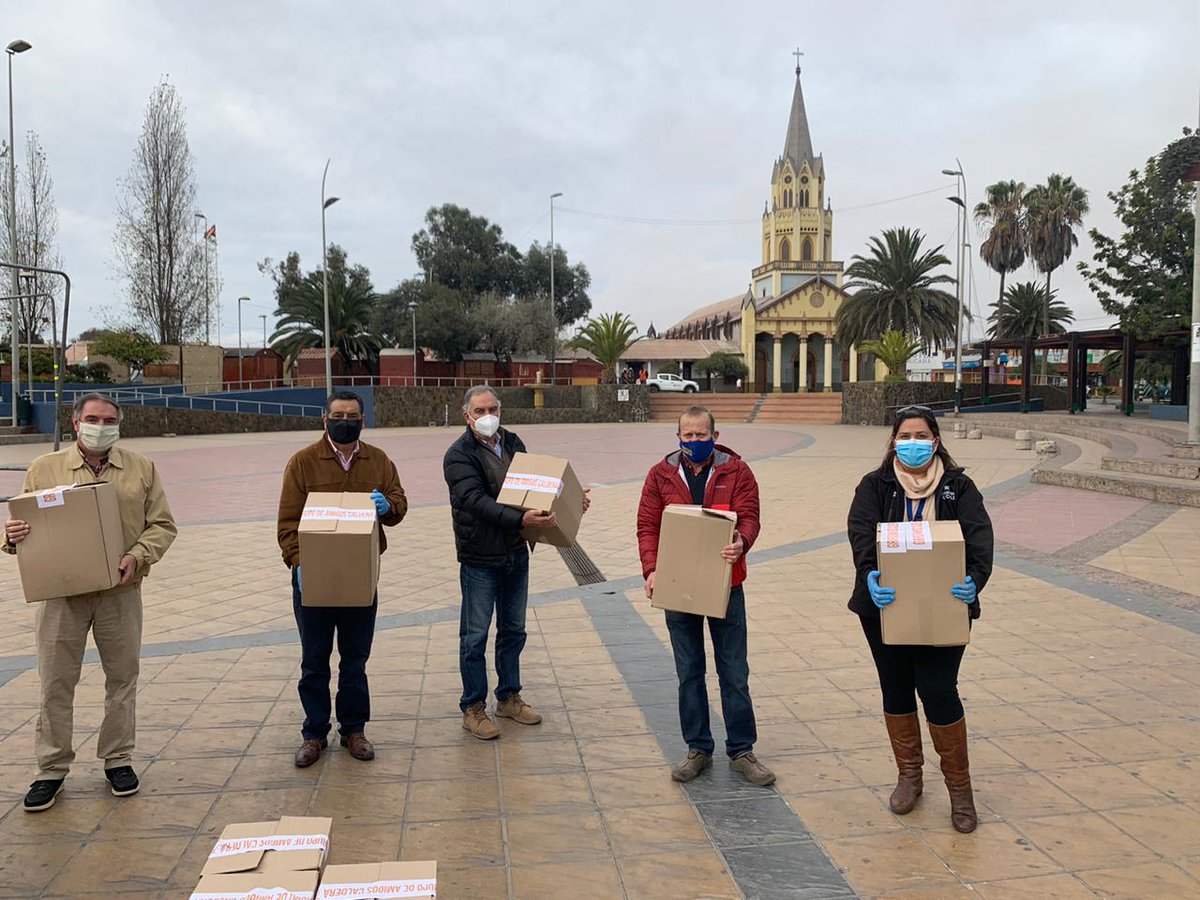 Senadis_Atacama's tweet photo. Agradecemos la donacion de 50 cajas de Alimentos por parte de "Amigos de Caldera 70". Iniciativa que permitió la entrega a dirigentes de 5 Organizaciones Comunitarias de Personas con Discapacidad que distribuirán acorde a su priorización. #DISCAL #TEACALDERA #21SDOWN #AUTOAYUDA https://t.co/vl607R8aNM