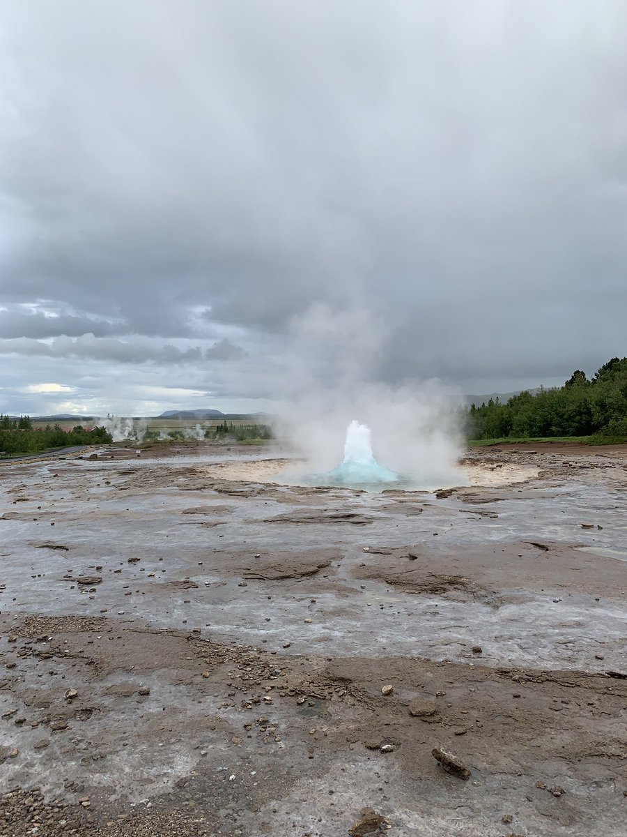 Ilyen a kitörő gejzír