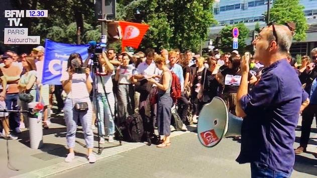 JrmeMORIN5's tweet photo. #BFMENGREVE #RMCengreve #CFDT
Soutien aux salariés et à la section @CFDT en grève de BFM-RMC contre la suppression injustifiée et inutile du tiers des d’emplois de l’entreprise ! 
La direction doit retrouver la voie de la raison !
@F3CCFDT @PigistesCFDT @USJCFDT https://t.co/HjLAtTl8s3