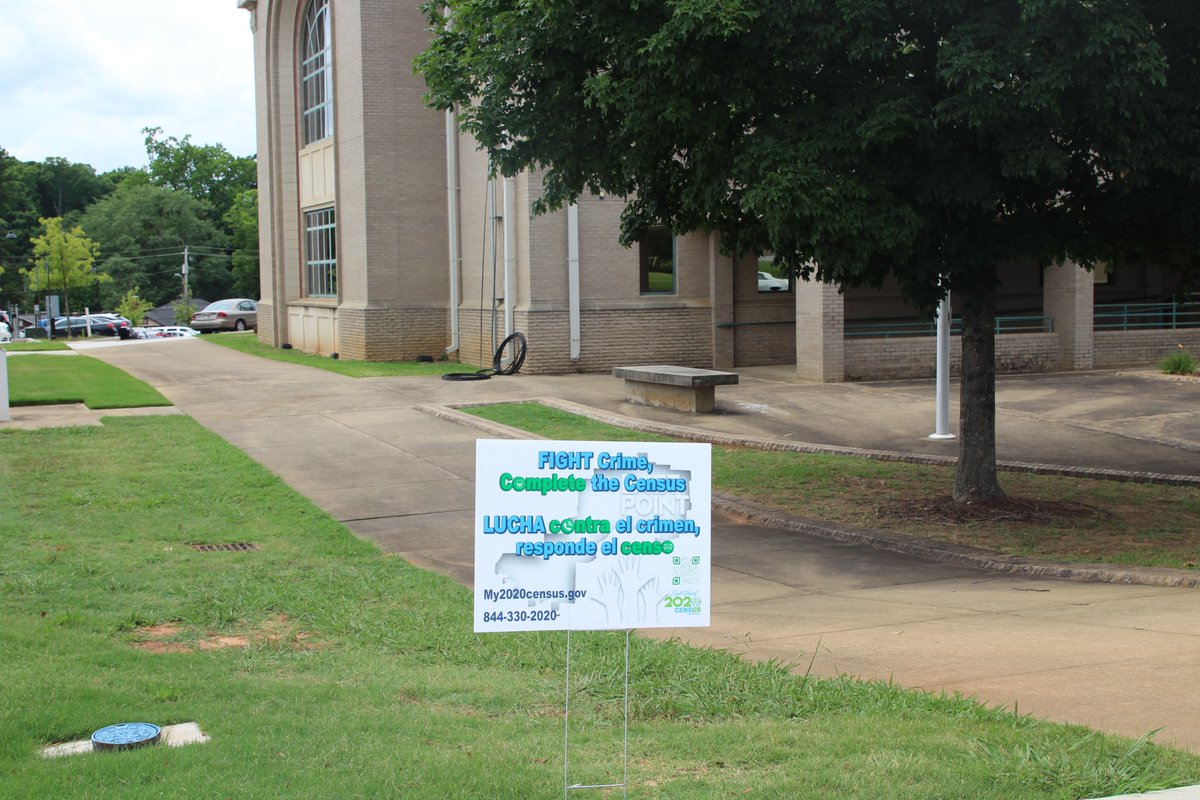 cityofeastpoint's tweet photo. Check out our 2020 Census Yard Signs! We're partnering with neighborhood Assocs, churches and businesses to bring awareness to the #2020Census. Make sure you encourage your neighbors to complete the Census at https://t.co/siruxENJIZ or call 844-330-2020. #CountThePoint https://t.co/SBoIKjclHz