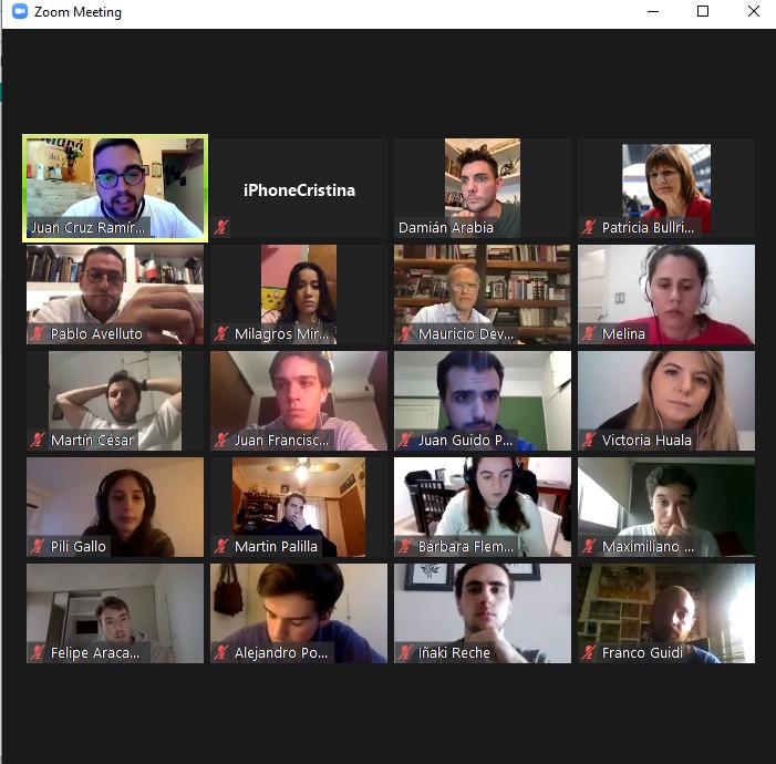 mauriciodevoto's tweet photo. Ahora estamos conversando con jóvenes de #Cambiemos  e intelectuales. Este tipo de espacios nos sirven para pensar qué somos, cuáles son nuestros valores, qué nos une. Esto es tan fundamental como las acciones https://t.co/nJJM1nsy4o