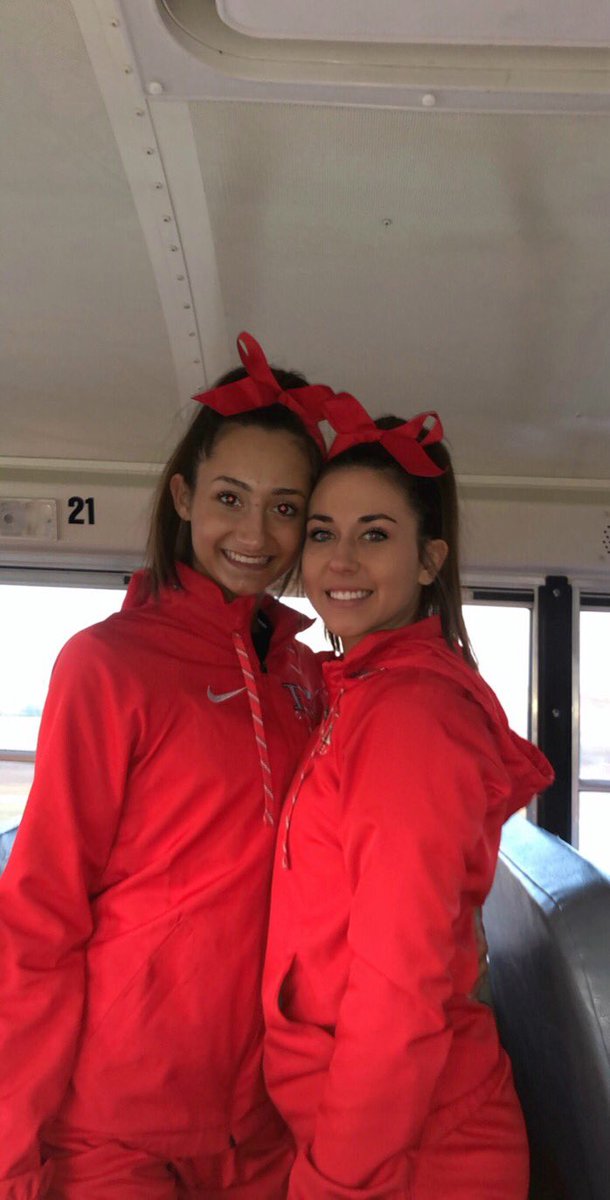 juliawiltt's tweet photo. happy birthday izzo 🤍 thanks for always making me laugh, i’m going to miss you so much :( best of luck next season, love you 😘 https://t.co/j6KhQX0f1Z