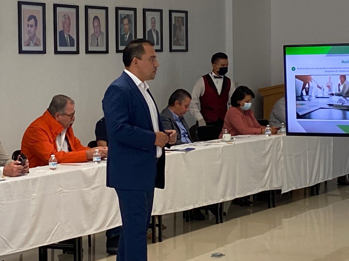 ComceMichoacan's tweet photo. Este martes COMCE Michoacán tomó parte en la Asamblea del Consejo Coordinador Empresarial del Estado de Michoacán, representado y participando evtivamebte en el acto el Mtro. Gilberto Morelos Favela. 🙋🏻♂️ - Presidente Gil Morelos #COMCE #COMCEMich https://t.co/ugsHkMc6UZ