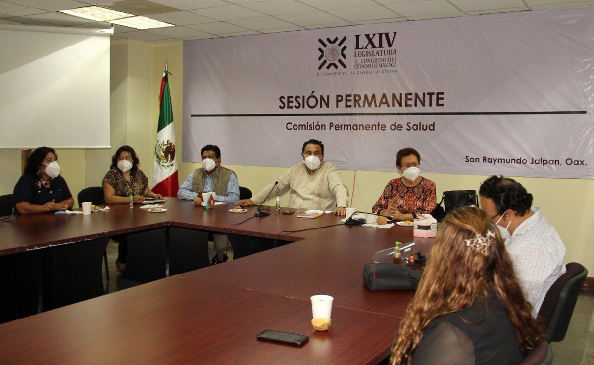 DelfinaGuzmanD1's tweet photo. Como Grupo Parlamentario de morena en el @CongresoOaxLXIV nos reunimos para poder analizar diversos puntos importantes en nuestra Agenda Legislativa rumbo al Cuarto Periodo Ordinario de Sesiones.
#DiputadaLocal
#DistritoXXII
#PinotepaNacional
#JuntosSalvemosOaxaca https://t.co/p5Ay34tq4e