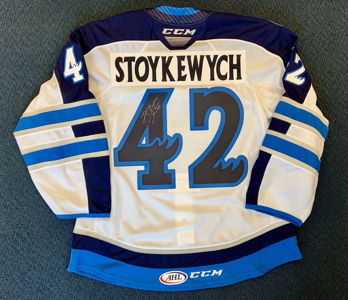 mjhlhockey's tweet photo. #MJRoundtable20 | Any donation made toward MJHL-COVID relief gives you a chance to win either a @NHLJets Kyle Connor heritage jersey or a @ManitobaMoose Peter Stoykewych jersey. Both are autographed!

💳 Donate here | https://t.co/qztEgAffin https://t.co/q3uYcjHzfo