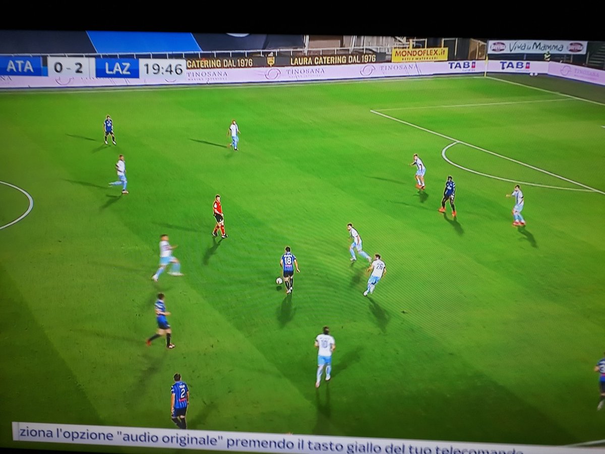 simonepieretti1's tweet photo. "Ascoltiamo il campo". Quando uno è bravo, è bravo! @caressafabio ha saputo arricchire la telecronaca grazie alla mancanza del pubblico https://t.co/ehc1Mi2hqE