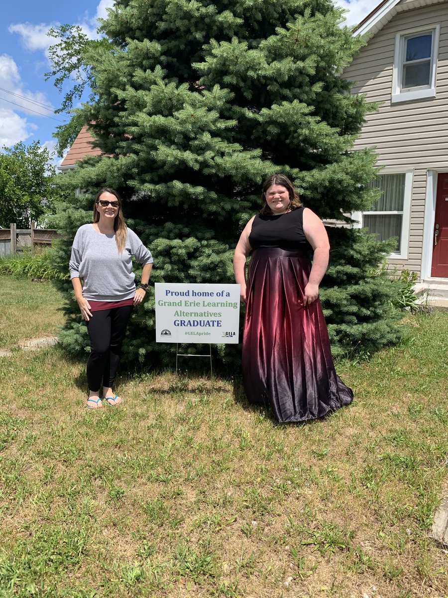 So proud to share in the celebrations with these SWAC graduates today! #GELApride <a href="/TeacherKateRyck/">Katie Ryckman</a> <a href="/GEDSB/">Grand Erie District School Board</a> @gregcarr77 <a href="/GELAgranderie/">GELA Grand Erie</a>