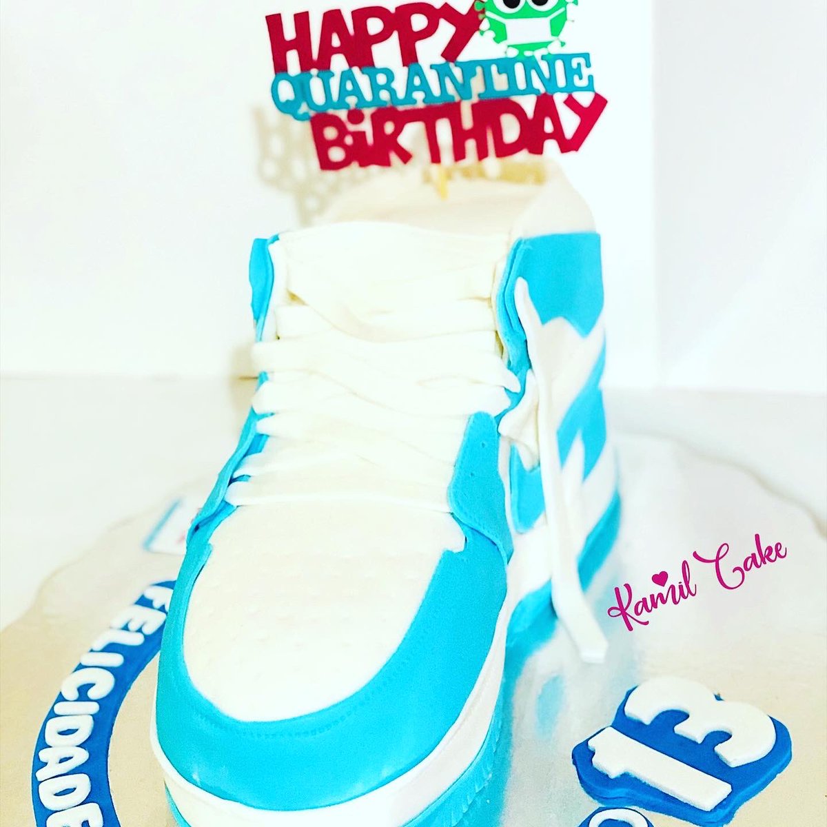 kamilcake's tweet photo. Mi sobrino me pidió este pastel , que les parece ?👍🏻.👎🏻
.
.
.
.
.
#kamilcake #kamicakecdmx #tenisnike #caketenis #cakenike #cdmx #instacake #fondantcake #fondant #nike #nikeairforce1 https://t.co/6RzkUW0dKi