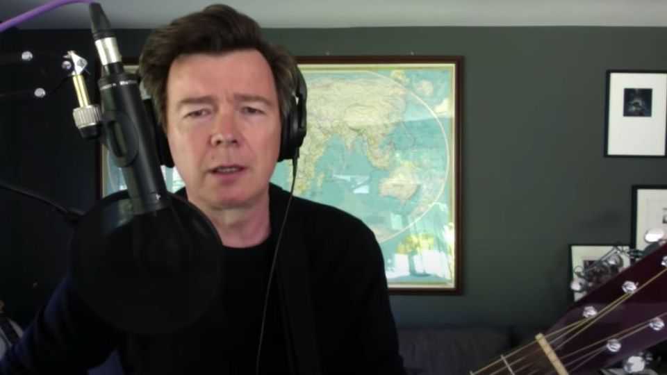 Madonna_Records's tweet photo. Rick Astley covers Foo Fighters' 'Everlong' https://t.co/1wSwVEjgGf https://t.co/yiarKMaimO