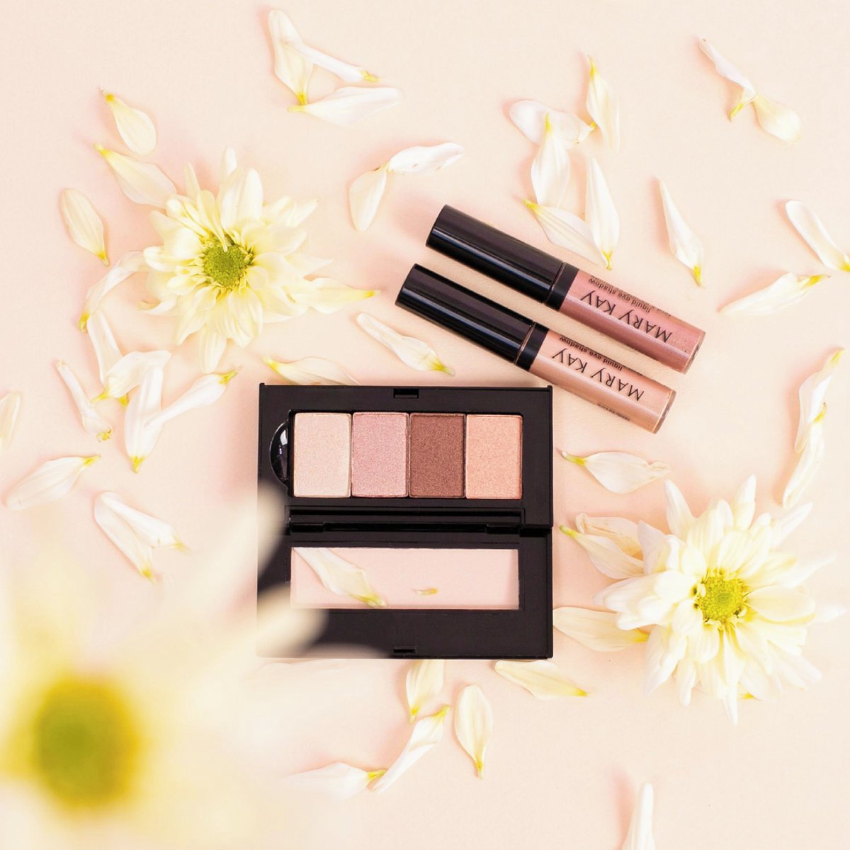MaryKay_ARG's tweet photo. ¡Combinaciones que amamos! 💗 Combiná los tonos de tu Compacto Petite Palette Mary Kay con tus Sombras Líquidas, y lográ esos ojos tan brillantes que siempre quisiste tener.
-
➡Contactá a tu Consultora de Belleza Independiente Mary Kay para obtenerlas 💕💕💕 https://t.co/iz1jtAwb9Y
