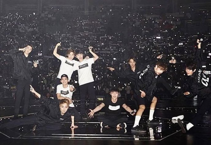 TetiRohayati20's tweet photo. #3000dayswithEXO
TERIMAKASIH EXO 😘sudah bertahan sampai saat ini , semoga makin bertambah SUKSES para cogan kesayangan nya EXO-L 😘
Terimakasih jg telah mewarnai hidup ku yg semakin berwarna dgn kehadiran Kalian
#3000dayswithEXO
#weareoneEXO https://t.co/O4Rt0dDcyi