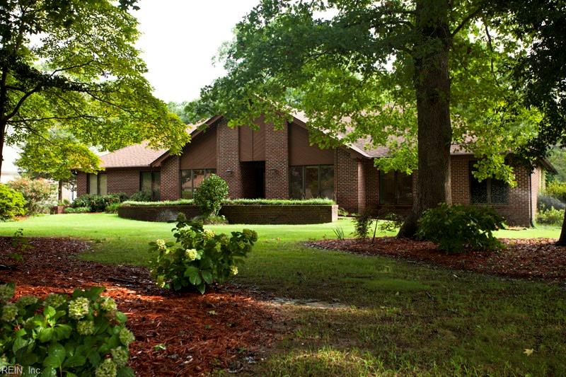 PamRogersTeam's tweet photo. I would love to show you my #listing at 4052 Bridgehampton LN #VirginiaBeach #VA  #realestate https://t.co/cGulkLG3GY https://t.co/dVGSw7IcHe