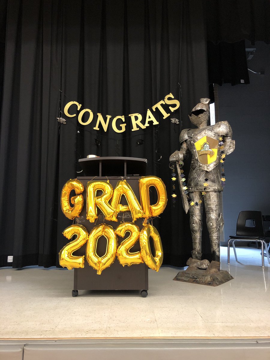 ms_eustis's tweet photo. @AylesburyPDSB 2020 Grade 8 Graduation! #knightsathome https://t.co/aj5pgD1aKI