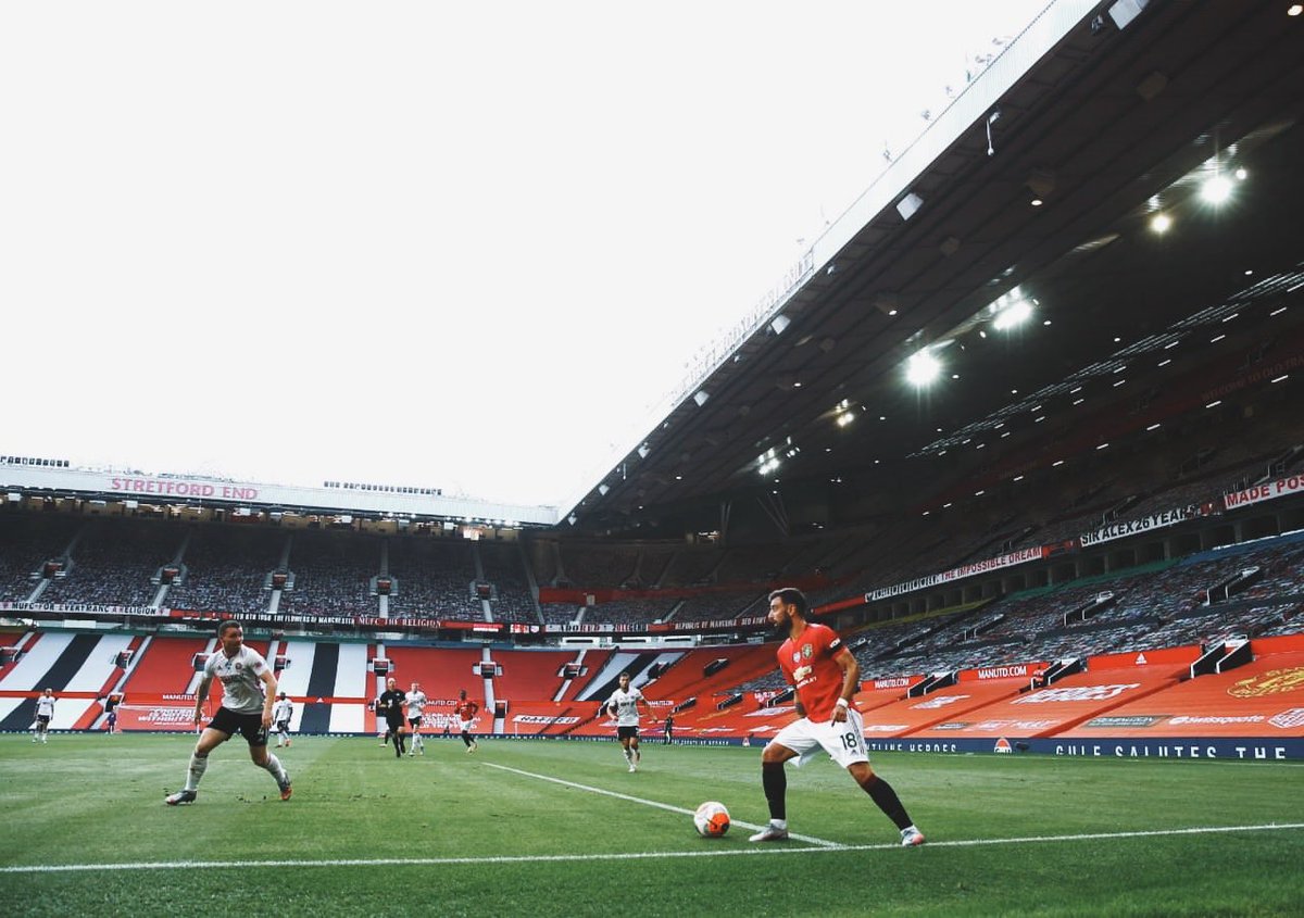 B_Fernandes8's tweet photo. +3 💪🏻 Congratulations on your first hat-trick @AnthonyMartial wearing the @ManUtd jersey 👏🏻 https://t.co/qRGAynR30f