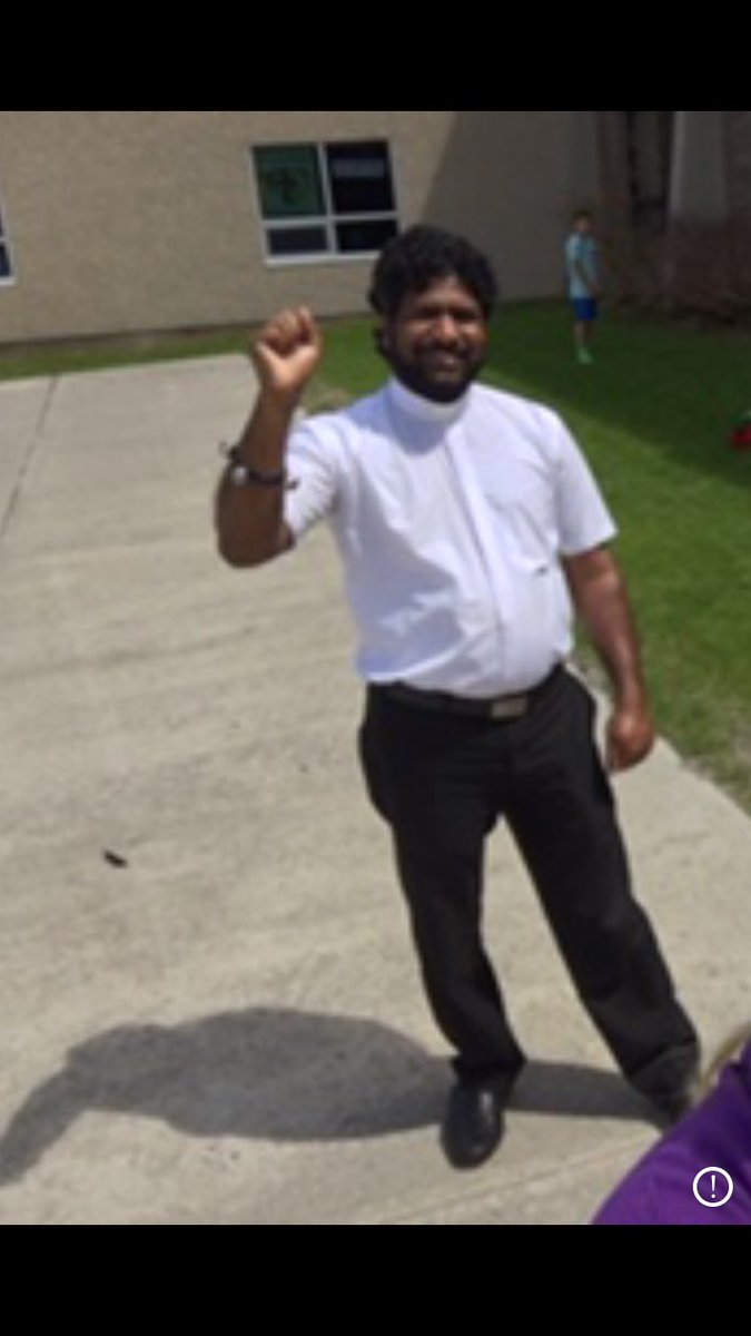 apstgreg's tweet image. We had a beautiful day for our grade four graduation drive by!  Great to be with students we haven’t seen in awhile.   Such fun to honour their achievements!!!  Thanks to the welcoming committee!!  😂Congratulations to our grads!!  #ecsrdjoy