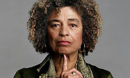 Angela Davis: An Interview on the Futures of Black Radicalism

"Global capitalism cannot be adequately comprehended if the racial dimension of capitalism is ignored."

From the collection FUTURES OF BLACK RADICALISM (get the ebook free on our site!)

versobooks.com/blogs/3421-ang…