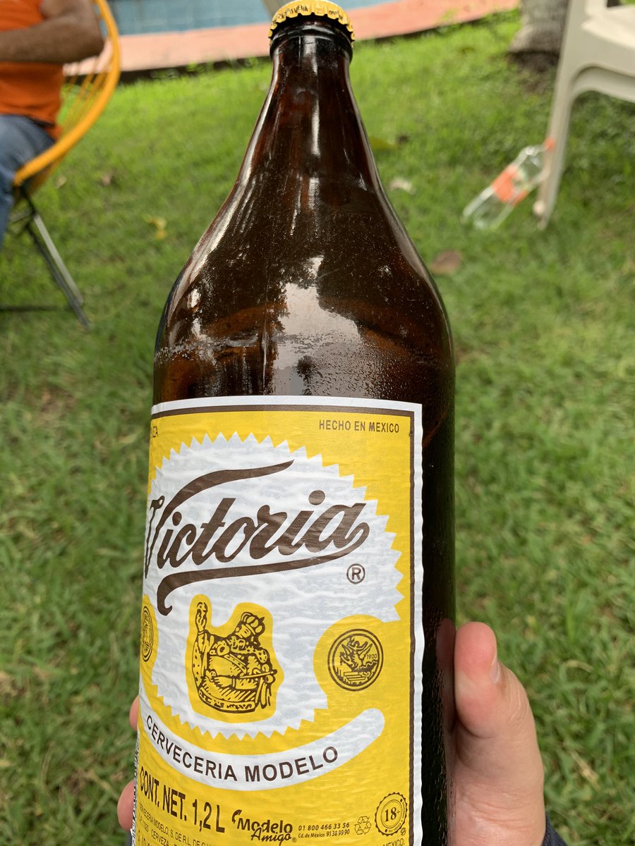 MatamorosGuridi's tweet photo. ¡Para la refrescancia, antes de que vuelva a subir el precio de la caguama (por que va a subir) en los próximos días! ¿Es cierto @VictoriaMX? #Cuautla #Chevecha #Chelita #Caguama 🍺🍻🍺🍻 https://t.co/CR070OA74a