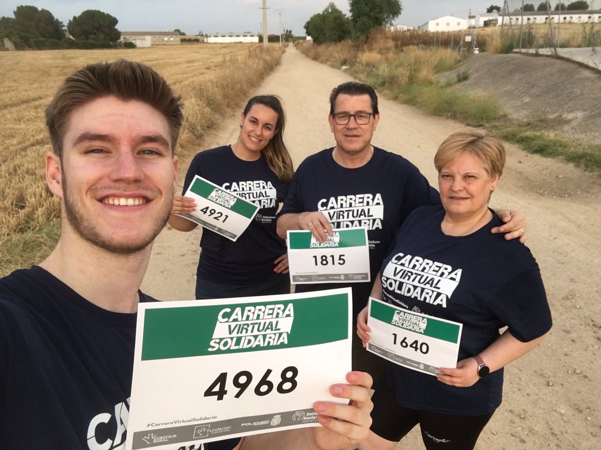 sanchezpanes's tweet photo. Aquí estamos la familia al completo apoyando a la  @FundacionECR con la carrera virtual solidaria https://t.co/S3ZTjbhJyx