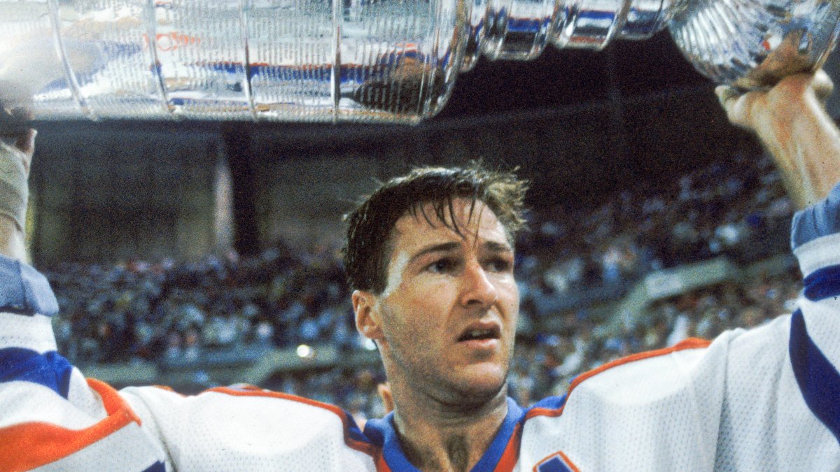 Massive congratulations as well to #Oilers legend Kevin Lowe on his induction into the <a href="/HockeyHallFame/">Hockey Hall of Fame</a>!

#HHOF2020 | #LetsGoOilers